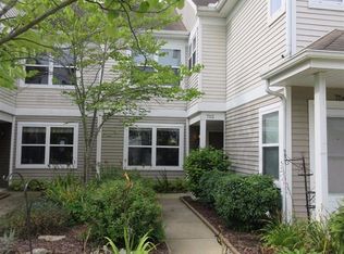 752 Fieldstone Cir W, Chelsea, MI 48118