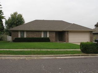 3080 W Village Ter, Springfield, MO 65810