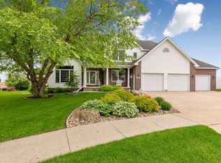 110 W Ridge Ct, La Porte City, IA 50651