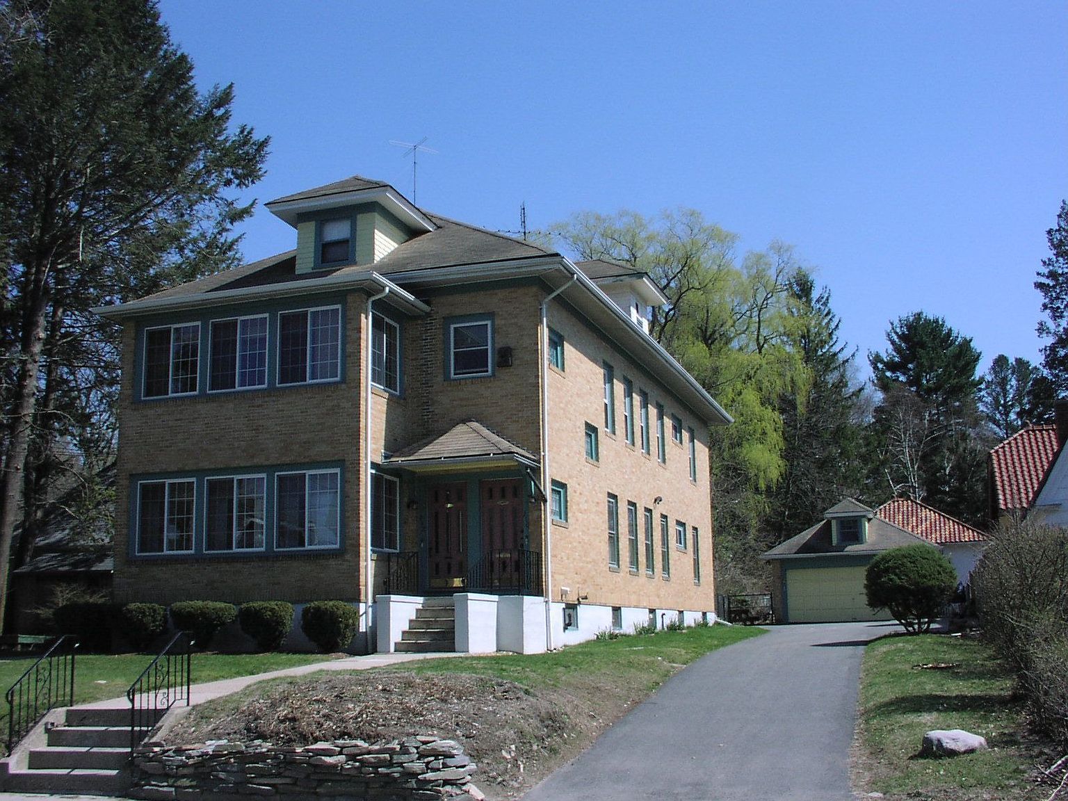 240 Winter St, Woonsocket, RI 02895 Zillow