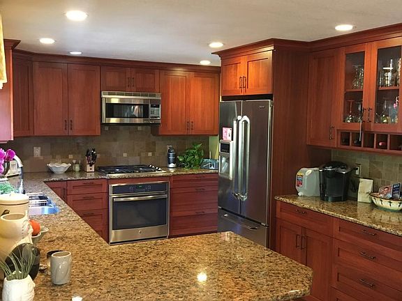 2nd image of 3305 Twin Oaks Dr