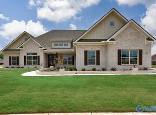 122 Geneva Ct, Meridianville, AL 35759