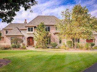 25102 W Middle Fork Rd, Barrington, IL 60010