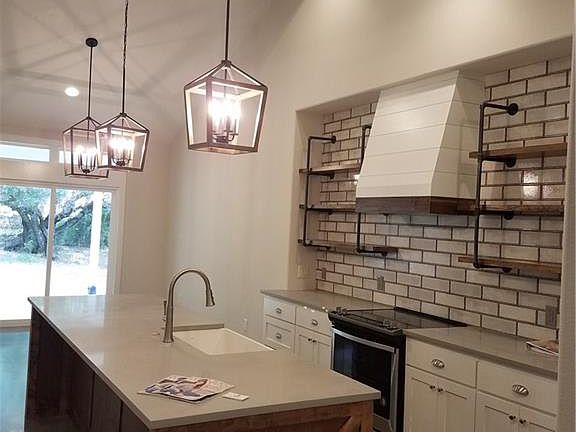 5th image of 216 Cargill Dr
