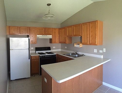 1st image of 1010 Lincolnshire Ct #C