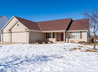 3968 W Whispering Ridge Pass, Franklin, WI 53132
