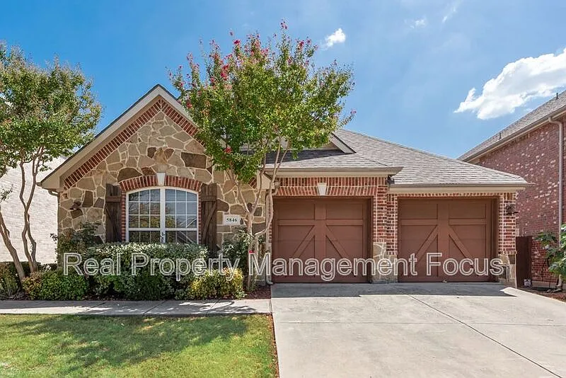5846 Pinebrook Dr