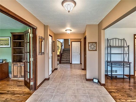 4th image of 4796 Oakhurst Ave