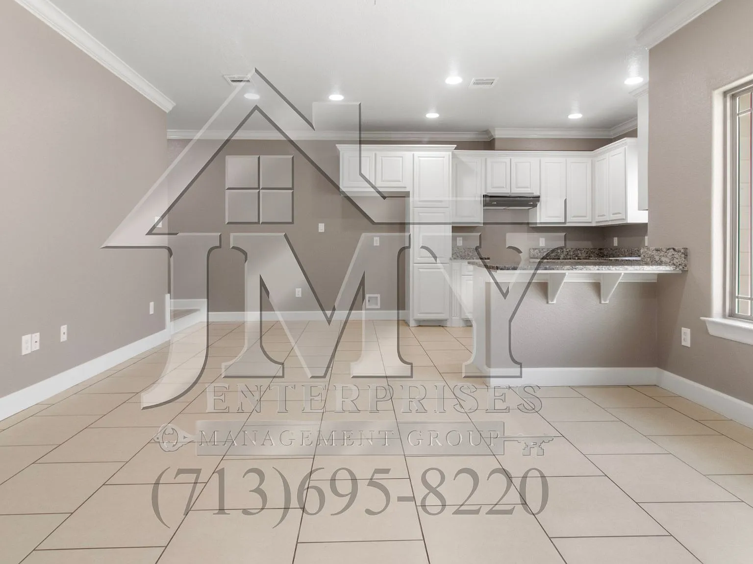 3 bed, 2.5 bath, 3200 sqft, $1,800 — Photo 2