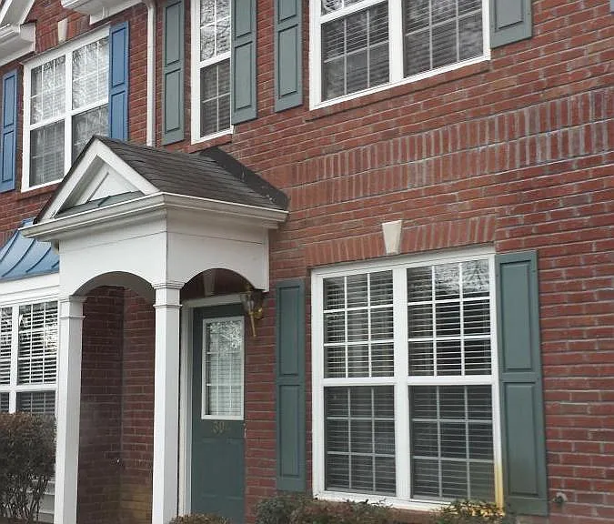 304 Paden Cove Trl — Photo 2