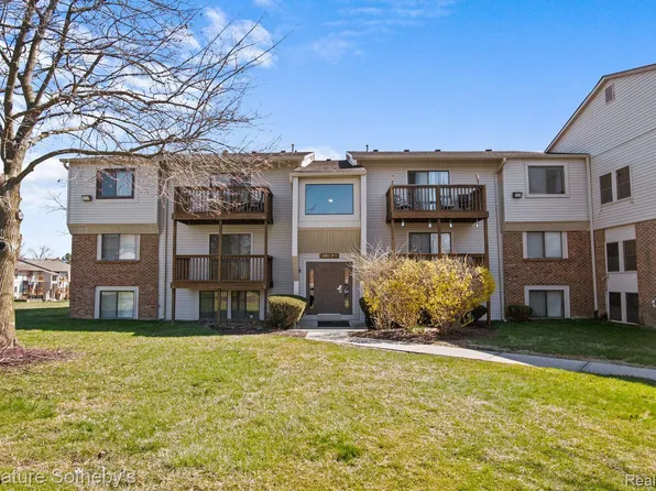 30070 W Twelve Mile Rd Unit 126, Farmington Hills, MI 48334