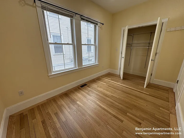 25 Lothrop St #2 — Photo 9