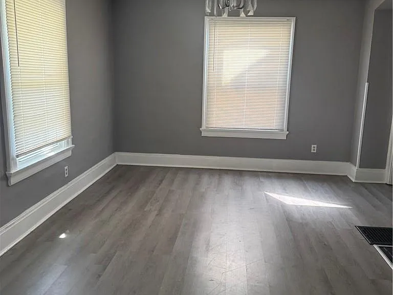 47 Leroy St — Photo 2