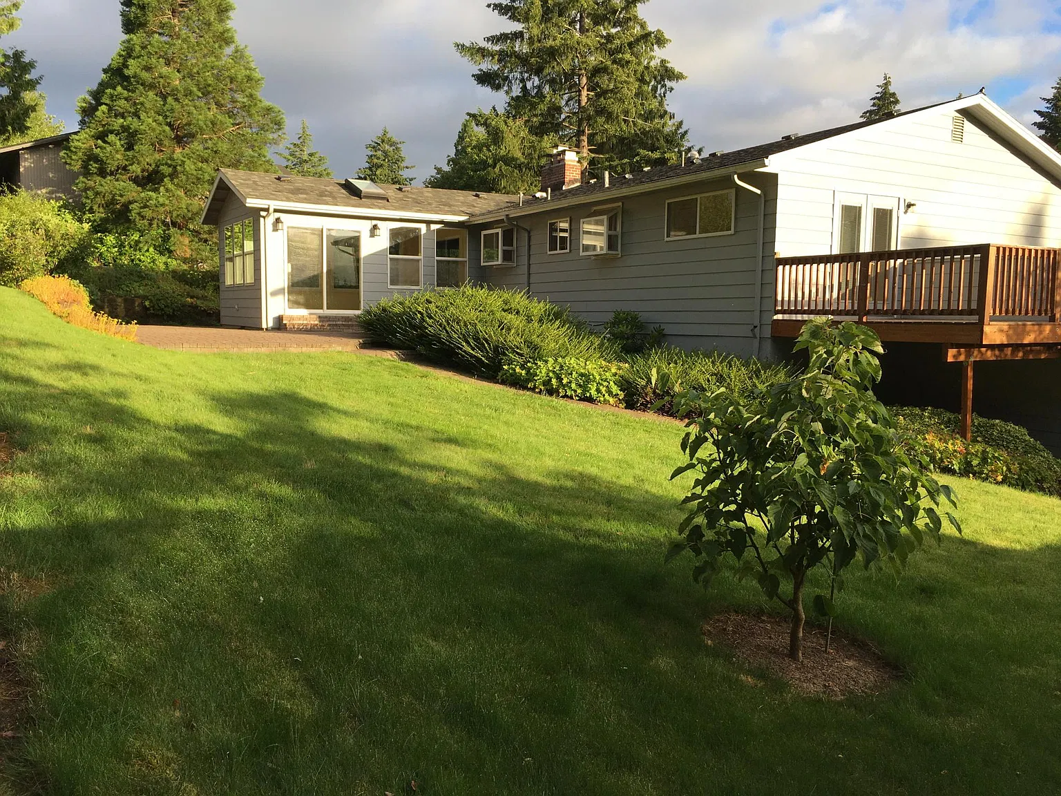 4 bed, 2772 sqft, $2,850 — Photo 3