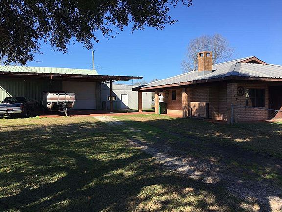3rd image of 723 Lee Dr