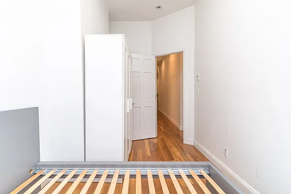 Rented by MySpaceNYC | media 8