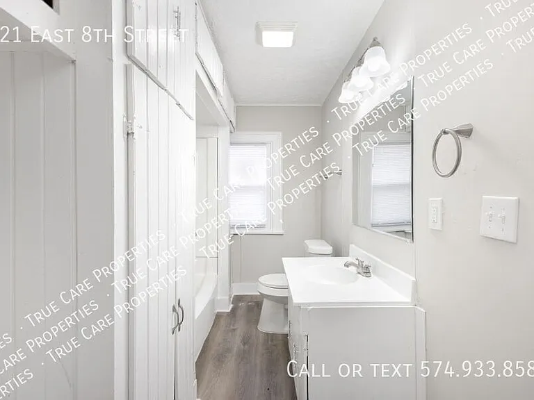 221 E 8th St — Photo 13