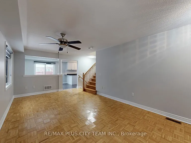 4 Slessor Ln — Photo 5