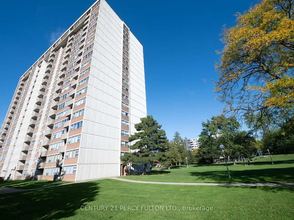 25 Silver Springs Blvd #301, Toronto, ON M1V 1M9