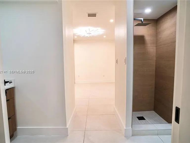 8811 Carlyle Ave — Photo 18
