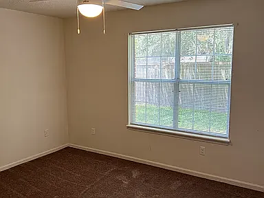 Twin Oaks Apartments — Photo 13