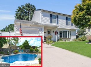 504 Maplewood Dr, Lanoka Harbor, NJ 08734