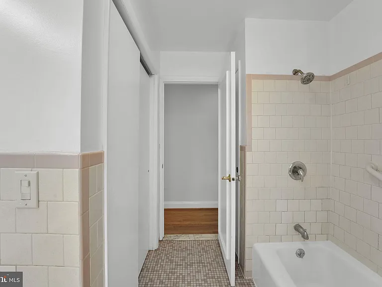 810 Wisteria Dr — Photo 22