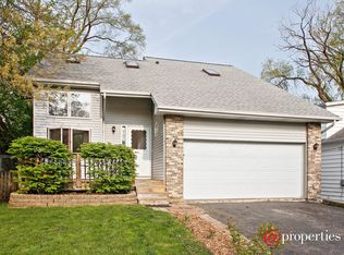 910 Ridge Ave, Wauconda, IL 60084