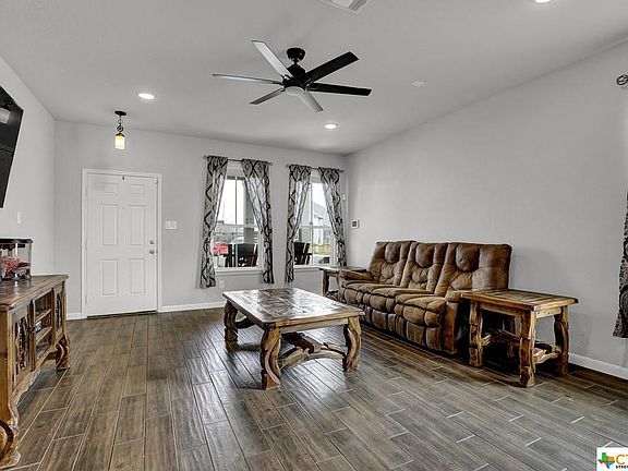 4th image of 2280 Hawk Dr