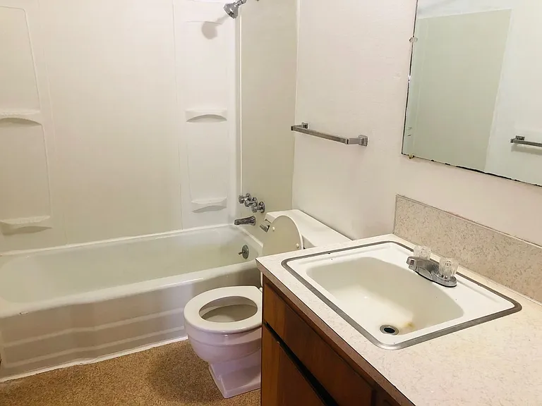 3821 S Thompson Ave — Photo 5
