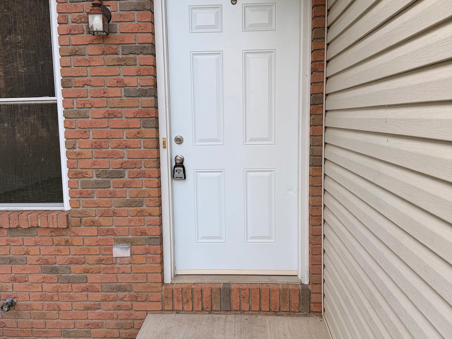 2 bed, 1096 sqft, $1,350 — Photo 2