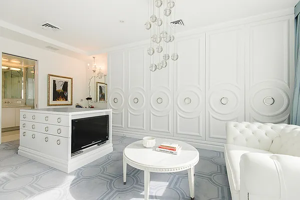 Sold by Corcoran | media 19