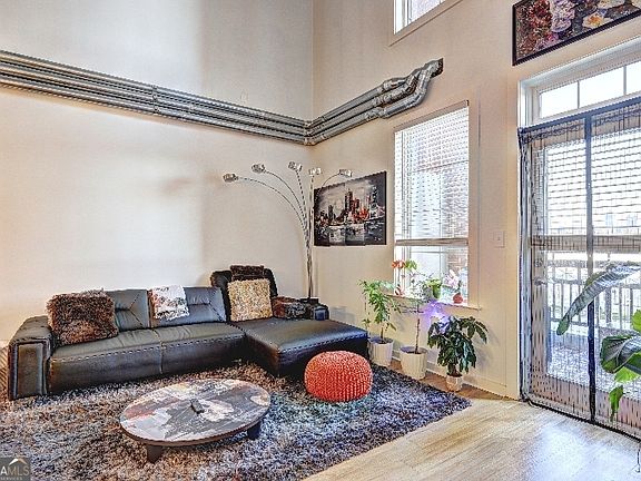 2nd image of 260 18th St NW #10302