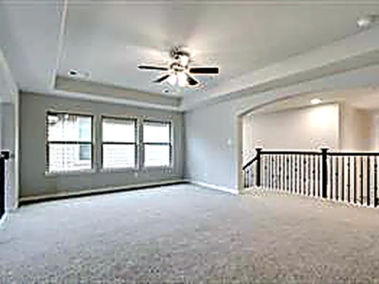 2212 Long Park Ave — Photo 18