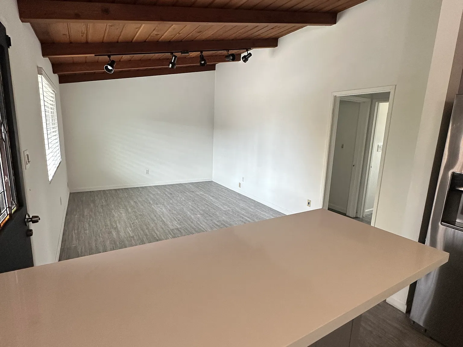 3 bed, 90 sqft, $3,000 — Photo 4