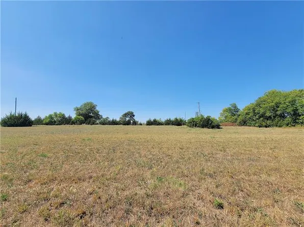 W Sumac Dr, Mound City, KS 66056