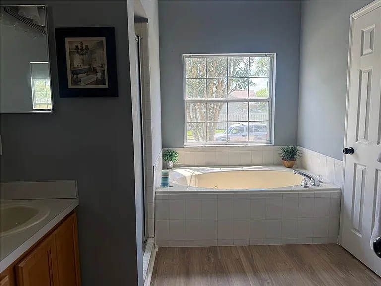 1010 NW 120th St — Photo 5
