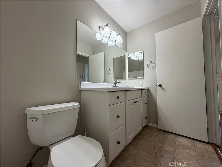 1145 N Barston Ave — Photo 21