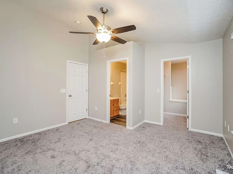 6262 Albany Way Dr — Photo 13