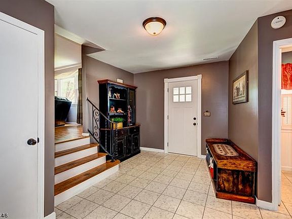 2nd image of 46 Lynnfield Ter