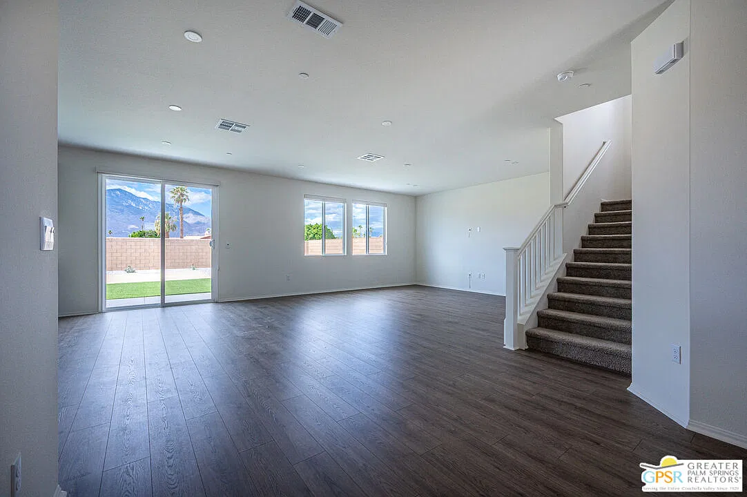 4 bed, 3.0 bath, 2472 sqft, $3,495 — Photo 3