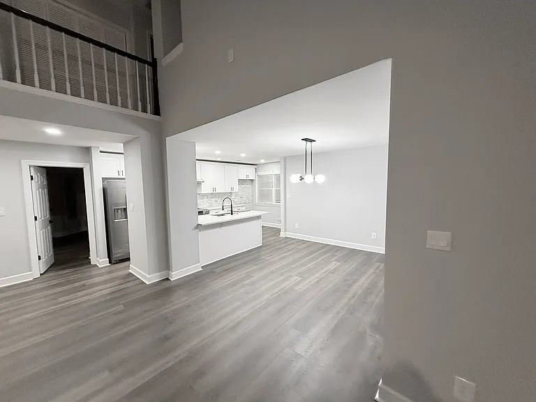 255 Dunwoody Creek Cir — Photo 24