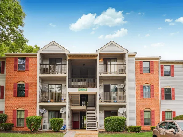 64 Canterbury Ct, Piscataway, NJ 08854