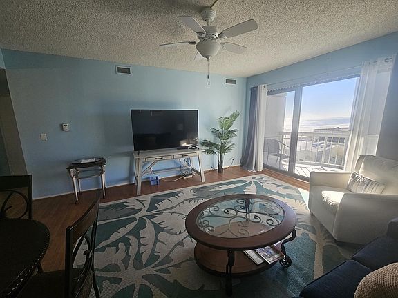 3rd image of 3101 Boardwalk #1011-2