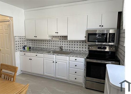 2nd image of 583 E Cheltenham Ave