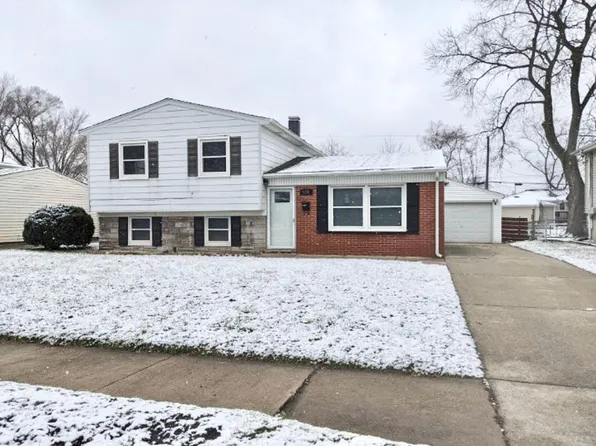 934 N Oakwood St, Griffith, IN 46319