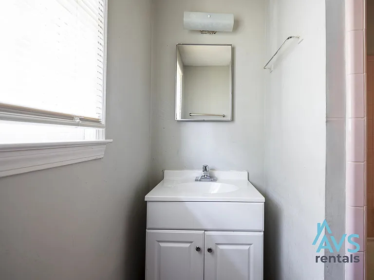 908 Woodale Cir — Photo 13
