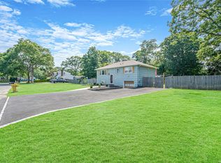 20 Hoffman Ln, Central Islip, NY 11722