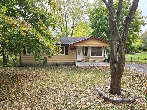 10584 Kenrich Dr, Brighton, MI 48116