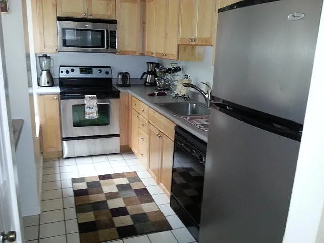 5389 Pershing Ave #C